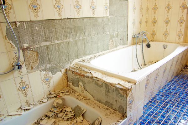 Bathtub Demolition in Youngstown